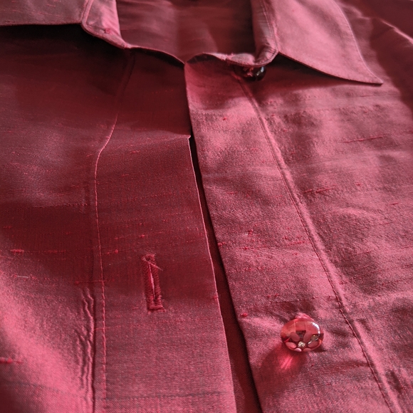 Connie Roberson Red Buttondown 100% silk - Picture 4 of 6